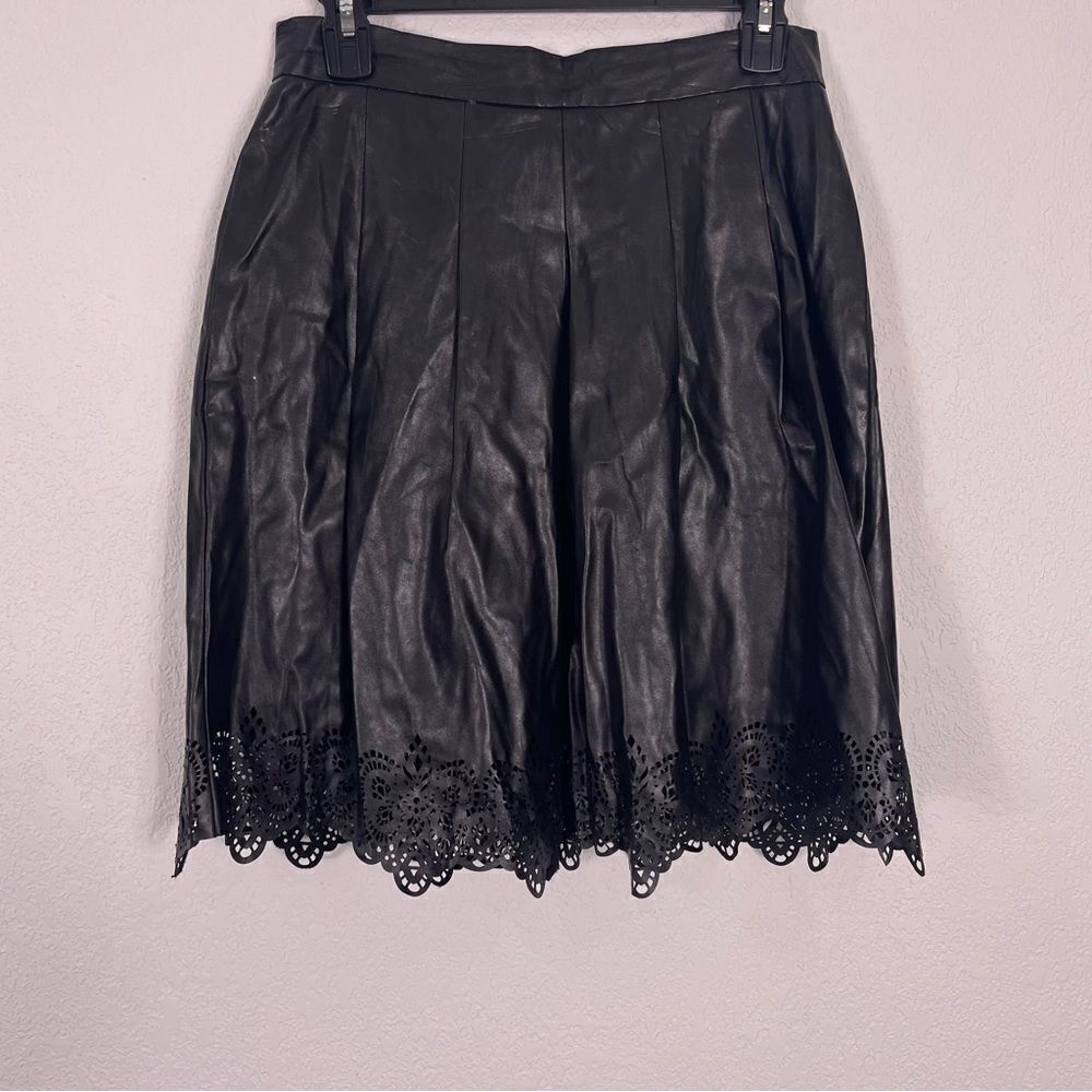 J. McLaughlin Black Faux Leather Cutout Trim Skirt Size 2
